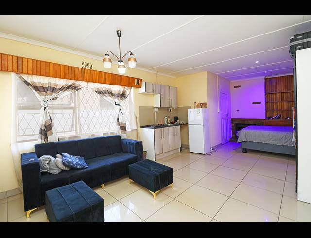6 BEDROOM HOUSE FOR SALE IN WESTDENE
